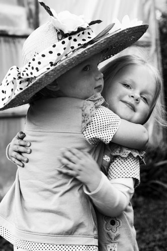1295573176_-freehugs-5