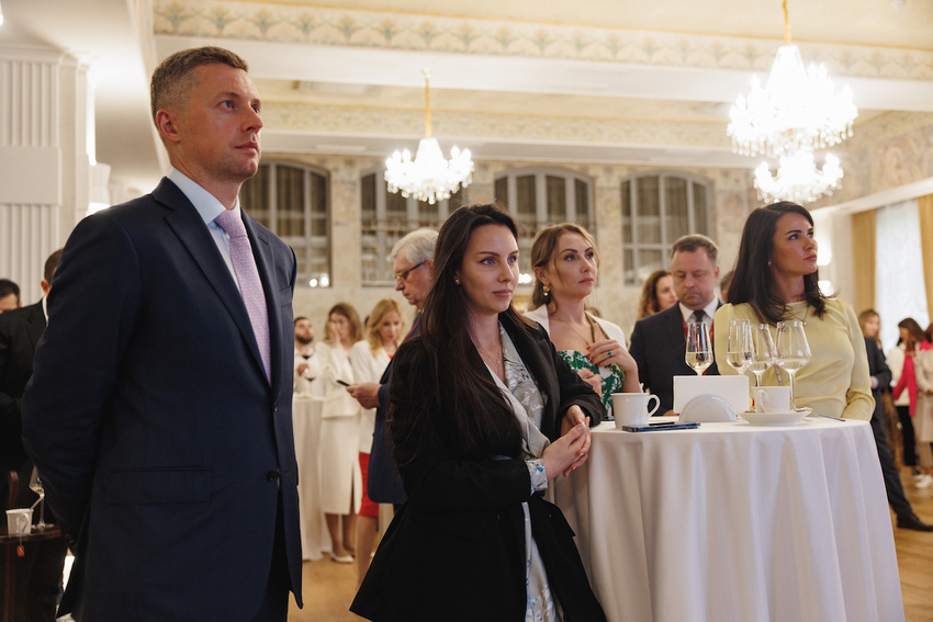 ALEX2879