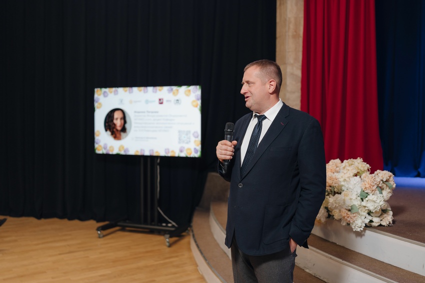 АВМ выступил на встрече выпускниц